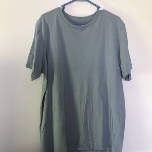 Tee